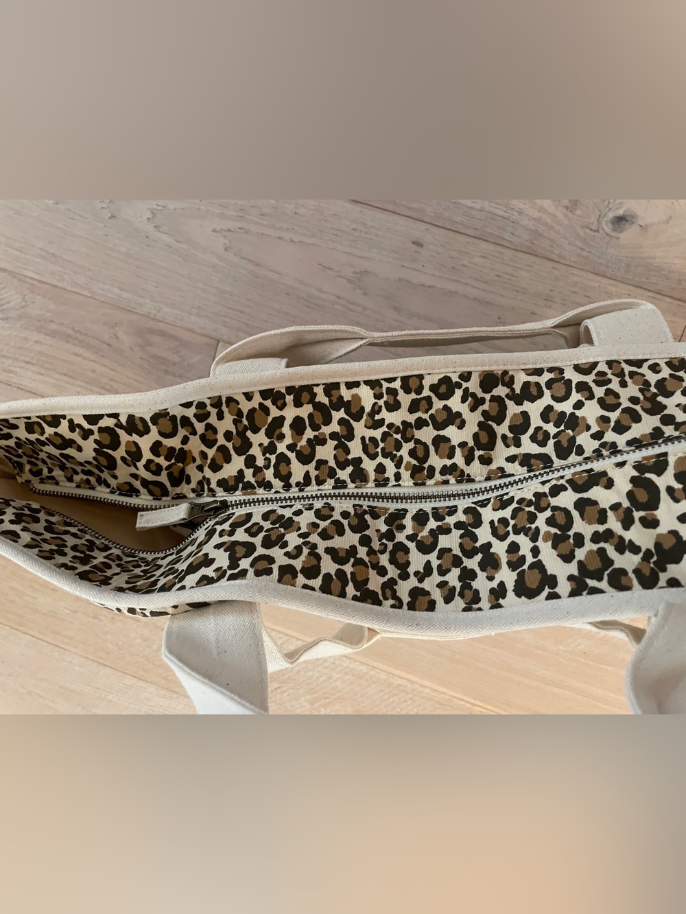 SEZANE WEEKENDER TOTE BAG. Cougar print. - Picture 10 of 11